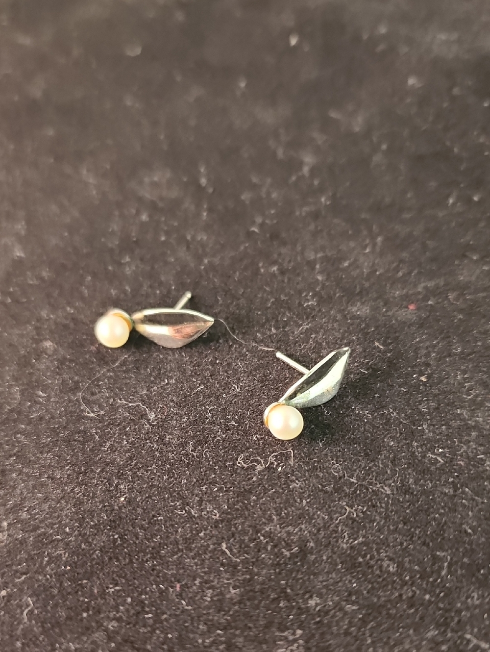 Sterling Silver Pearl Leaf Stud Earrings - White Pearl